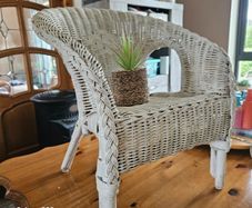 Wicker kids white chair