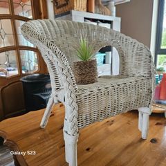 Wicker kids white chair