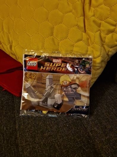 Lego MARVEL Thor and Cosmic Cube 30163