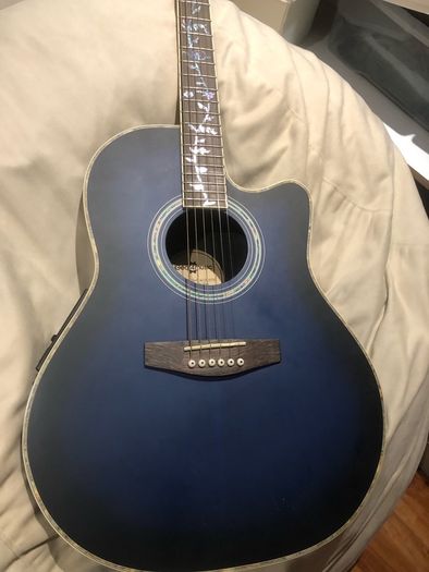 Roundback Electro Acoustic Guitar