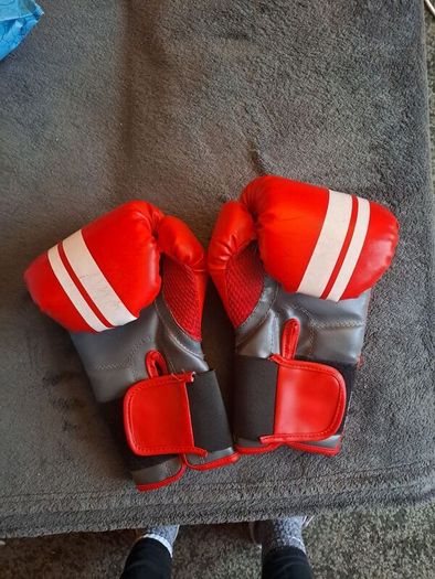 Lonsdale boxing gloves size In photos