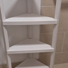 Corner shelf unit