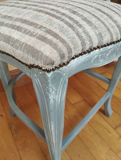 French rustic-style high chair/counter chair