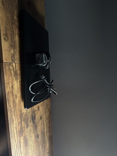 Acer Laptop plus Charger and Cables Working