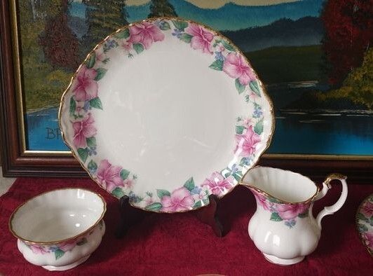 Rare 45 Piece Royal Albert Lydia Bone China Gold Gilt Dinner And Tea Service / Set For 6 Person Setting Made In England