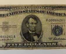 US 5 Dollar Bill - Blue Seal