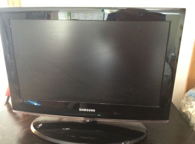 Samsung HD 22 inch tv.