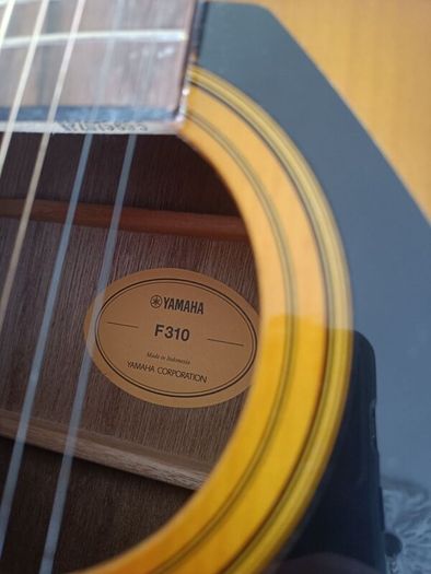 Yamaha F310 Guitar