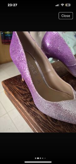 New Head over Heels Size 6