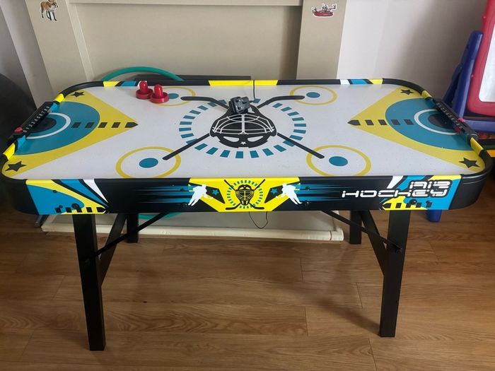 Air Hockey table
