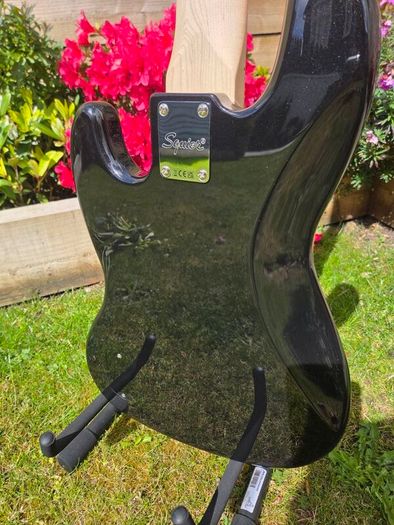 Squier Active Jazz Bass 5 String