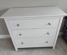 Chest of drawers