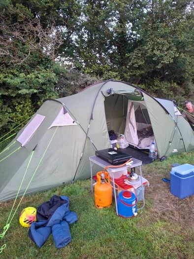 2 bedroom tent.