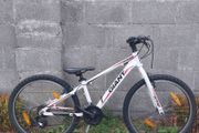 Giant XTC JR 24" wheel kids bike - kids aged 7-12 years old - Excellent condition - Mountain bike