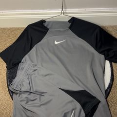 Nike Stride 2 Piece Set
