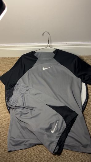 Nike Stride 2 Piece Set