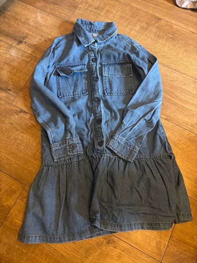 Bundle of aged 8-9 girls clothes