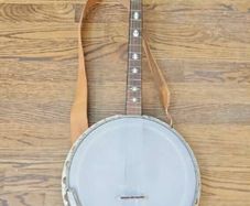 Paramount Style B Tenor Banjo (1920s)  Walnut