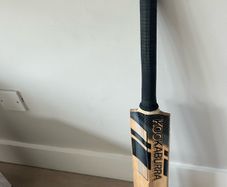 Kookaburra junior cricket bat