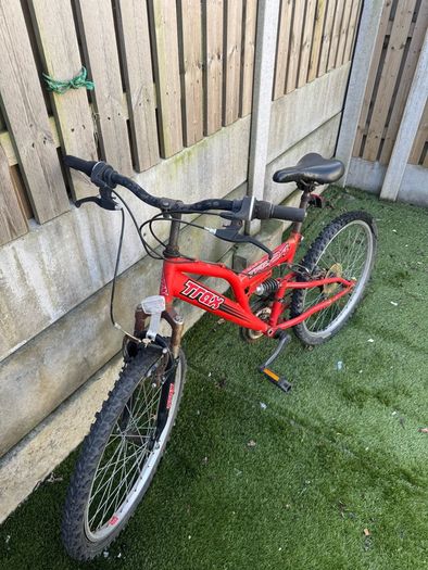 [Lot] 4x Cycles Bikes 1 Scooter