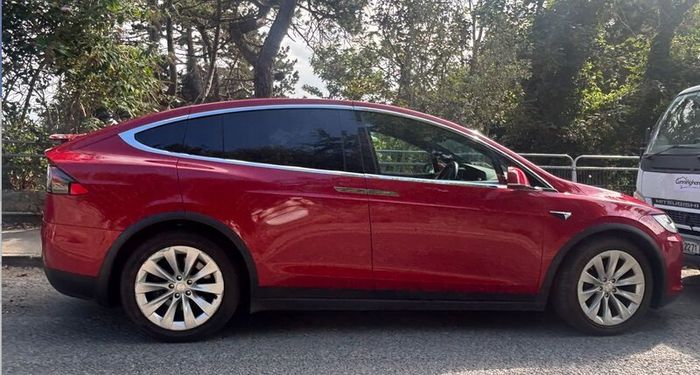 Tesla Model X 2020