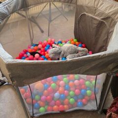 Kids play pen with balls