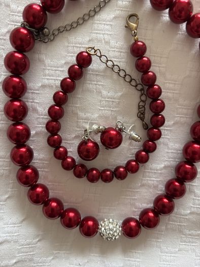 Pearl Necklace, Bracelet and Earrings