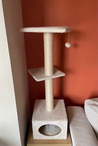 Kitten scratching post/cat tree