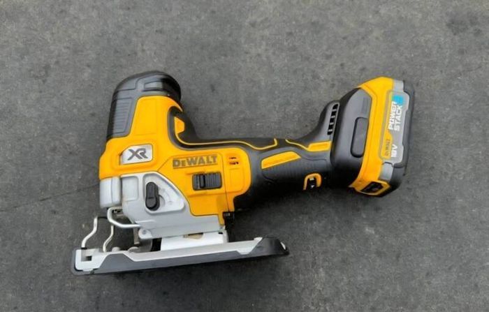 DeWALT 18V XR Cordless Brushless Jigsaw And 5AH 18V XR Powerstack Battery. Next Gen 1.7AH 3.5AH 5AH 18V XR PowerStack Batteries. DeWALT 12V - 54V Multi Voltage Chargers. 12A 54V Flexvolt Charger 12AH 54V Flexvolt Batteries.