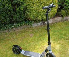 Adult scooter