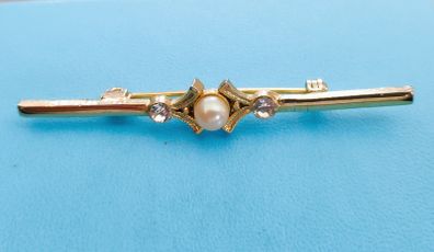 Vintage gold tone faux pearl bar brooch