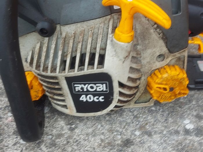 RYOBI 40cc, 112db, 16 inch, Petrol Chainsaw, in very good condition