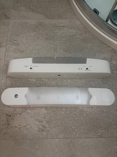 2 No Ansell 8W LED Bathroom Shaver Light with USB