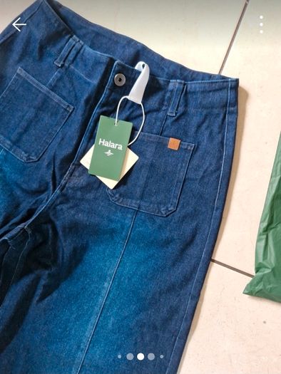Gorgeous soft denim high waisted halara jeans
