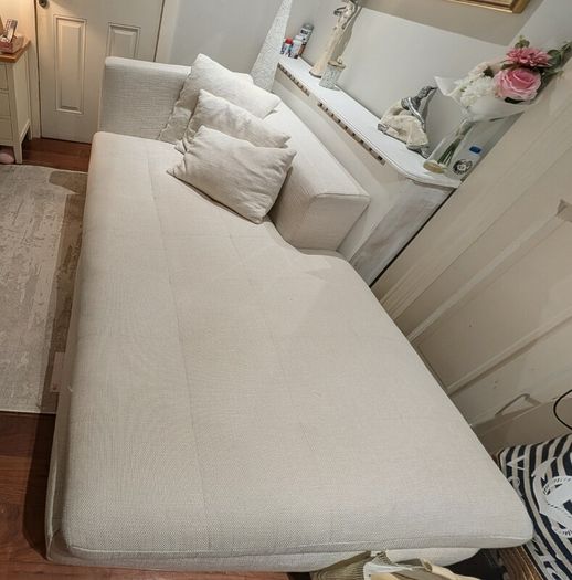 Beautiful chaise longue/ couch for sale