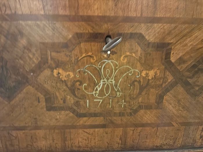 antiques coffer