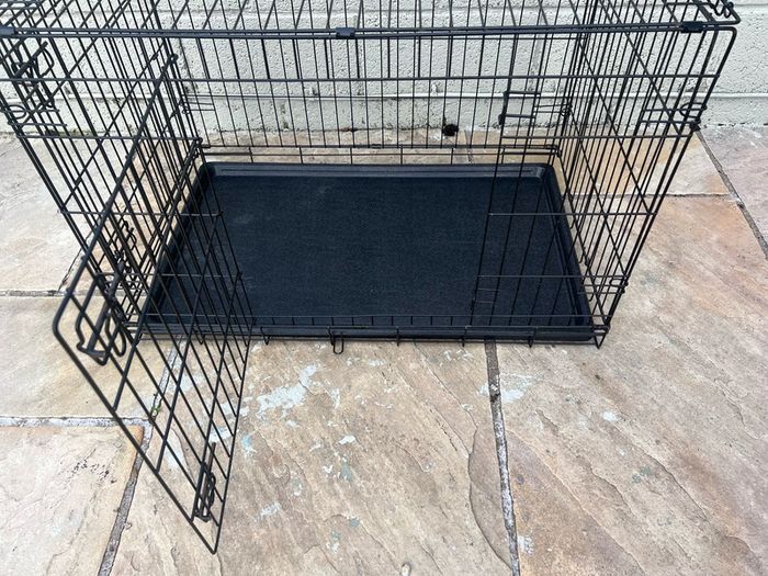 Large foldable dog crate