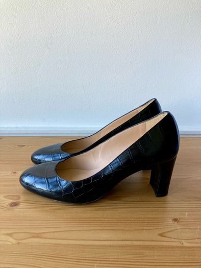 LK Bennett croc effect courts 6/39