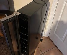 LAMONA High End 7 Btl Wine/Drinks Cooler 1 year Old