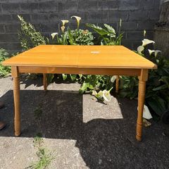 Extendable Dining Table