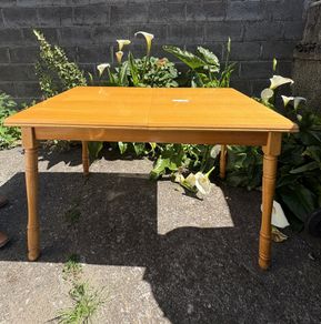 Extendable Dining Table