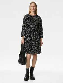 M&S Printed Tie Neck Knee Length Dress. Size 14L. New