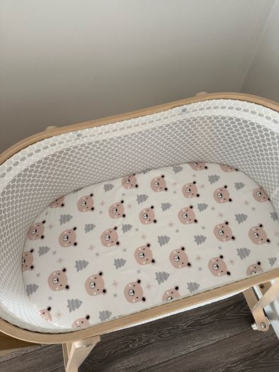 Ikea bassinet on wheels