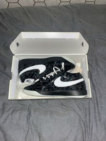Basketball shoes