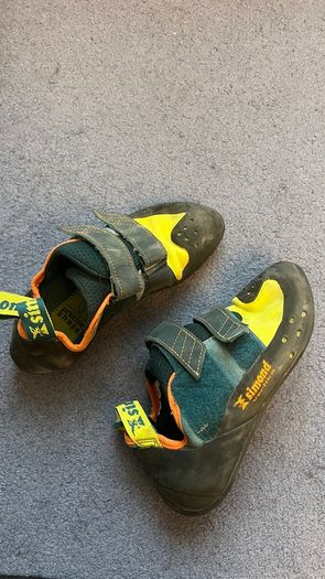 Climbing shoes