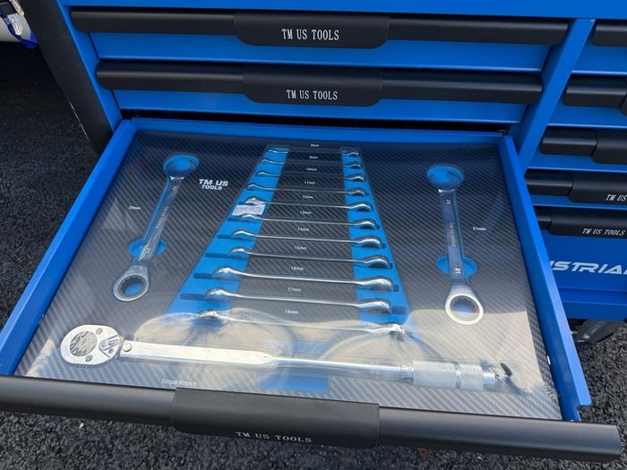 Brand New 12 Drawer Tool Chest Full Of Tools