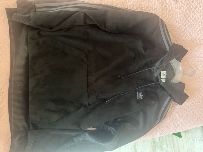 Brand new Adidas women's black velour hoodie jumper size UK14 EU42 Postage included