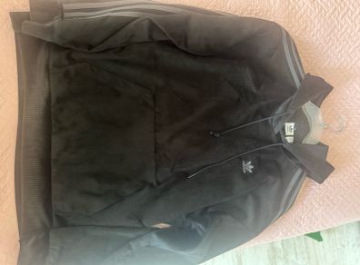 Brand new Adidas women's black velour hoodie jumper size UK14 EU42 Postage included