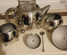Tea service set