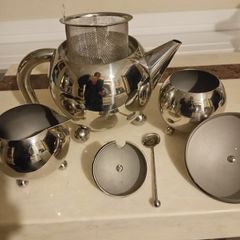 Tea service set